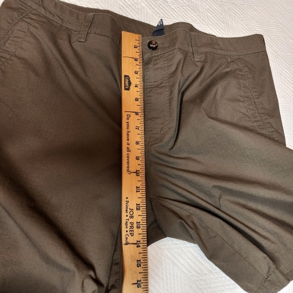 Mountain Hardwear shorts - Picture 9 of 11